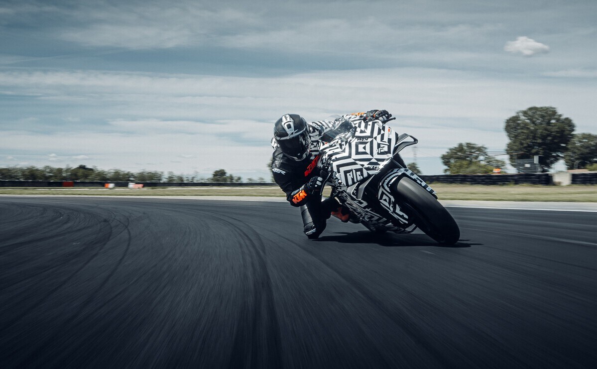 KTM 990 RC R, svelato il prototipo della nuova carenata austriaca